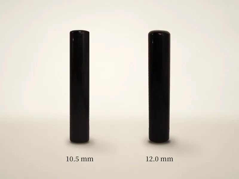 Size comparison · Black buffalo horn